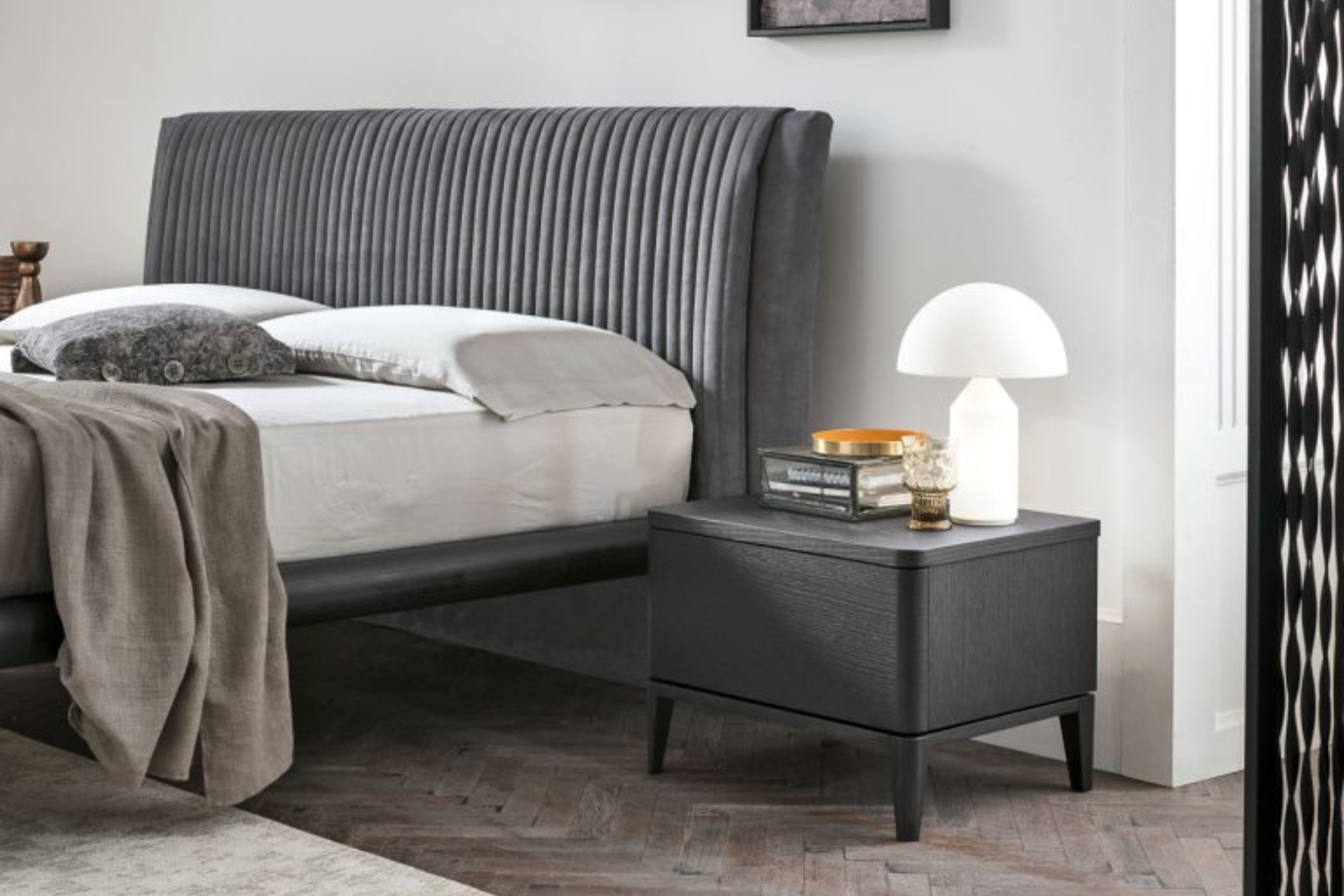 Tomasella Marlena Floating Bed - Thumbnail 4